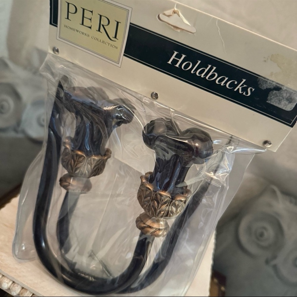 ⚡️Peri Holdbacks - Picture 2 of 9